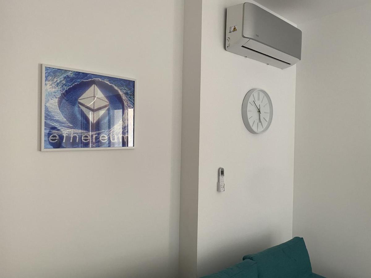 Bitcoin And Ethereum Deluxe Apartments Бар Экстерьер фото